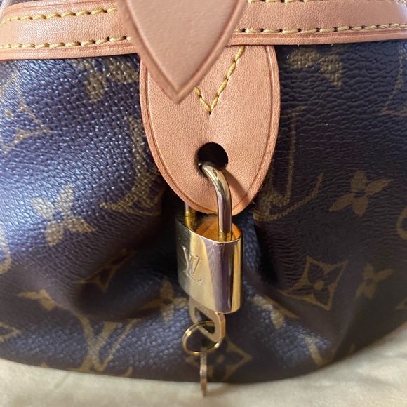 Discontinued Louis Vuitton zipper lock bag - Picture 4 of 7
